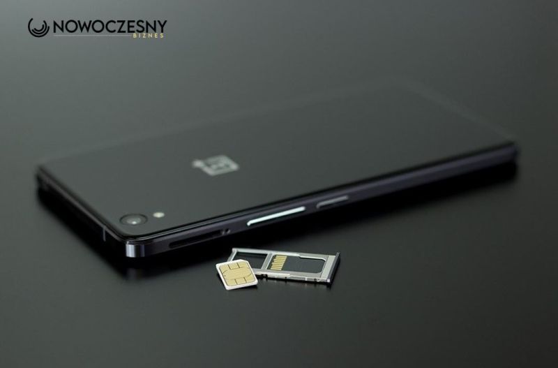 Telefon na kartę czy abonament - co wybrać