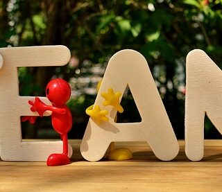 pozytywną atmosferę w zespole